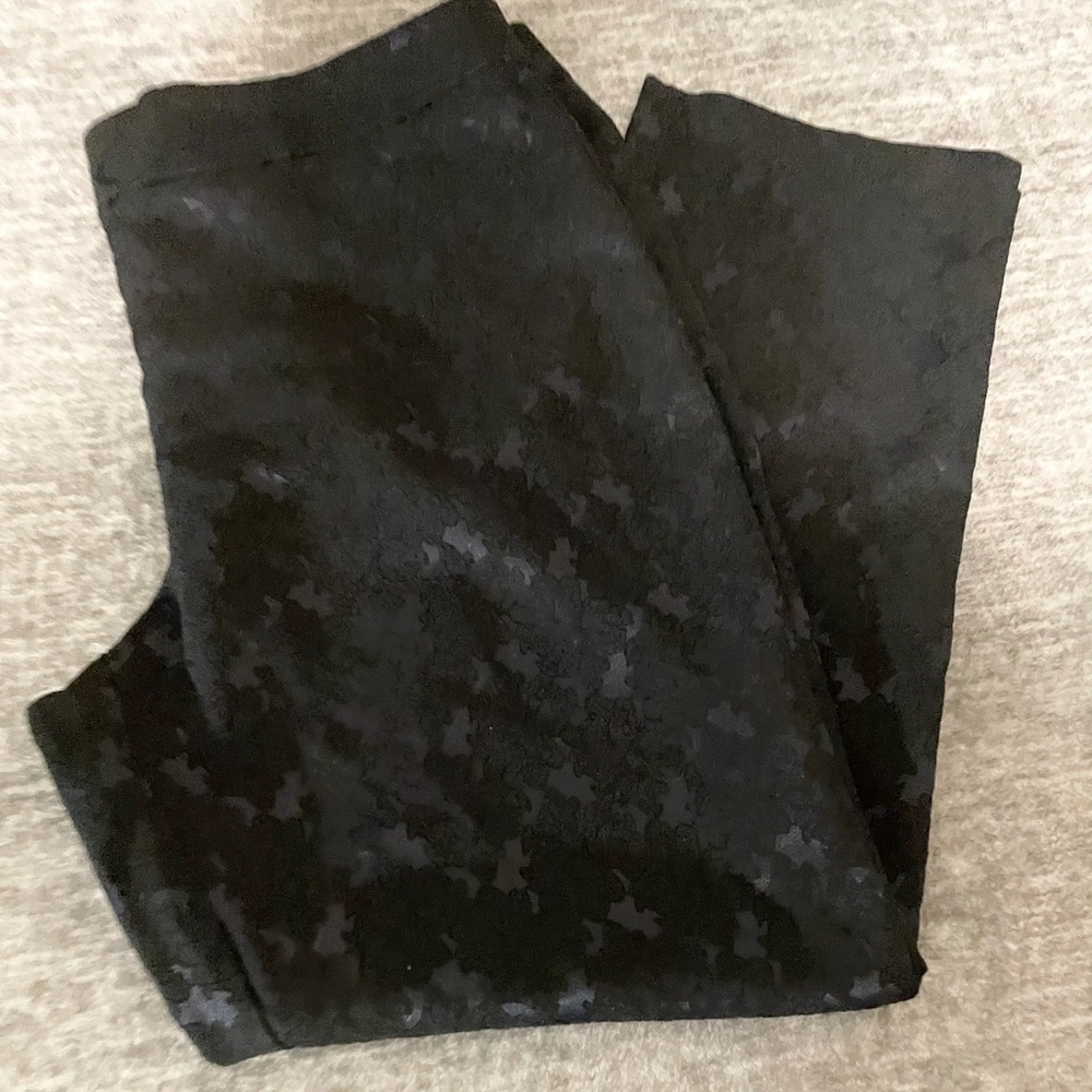 EUC Ann Taylor Floral And Textures Pant
